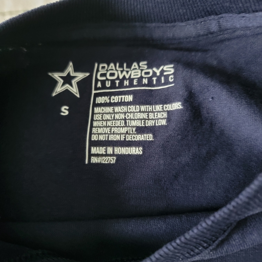 NWT! Dallas Cowboys Navy Tshirt - Small - Picture 3 of 4